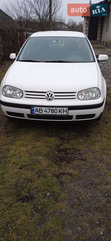 Хетчбек Volkswagen Golf 1998 в Хмільнику