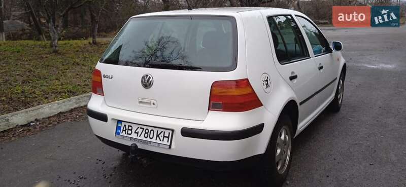 Хетчбек Volkswagen Golf 1998 в Хмільнику
