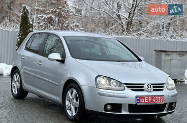 Хетчбек Volkswagen Golf 2008 в Старокостянтинові