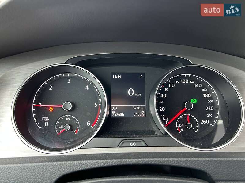 Універсал Volkswagen Golf 2015 в Львові