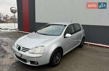 Хэтчбек Volkswagen Golf 2008 в Луцке