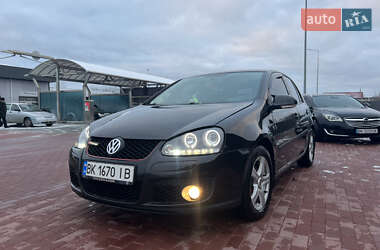 Хэтчбек Volkswagen Golf 2006 в Ровно