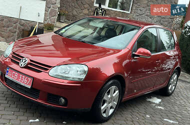 Хэтчбек Volkswagen Golf 2005 в Городке