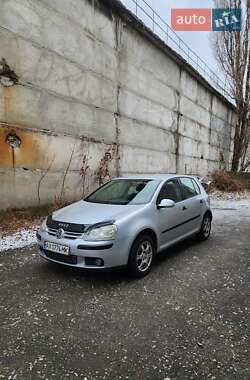 Хэтчбек Volkswagen Golf 2004 в Харькове