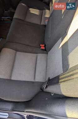 Хэтчбек Volkswagen Golf 2000 в 