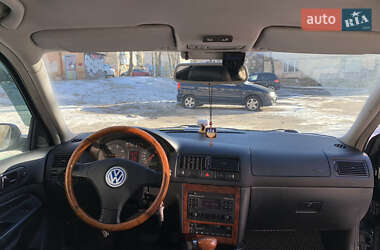 Хетчбек Volkswagen Golf 2003 в Києві