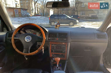 Хетчбек Volkswagen Golf 2003 в Києві