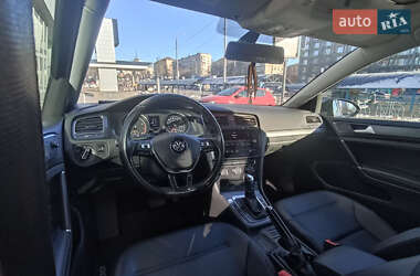 Хетчбек Volkswagen Golf 2018 в Києві