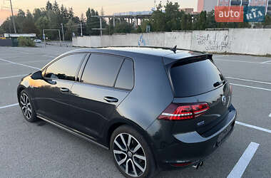 Хетчбек Volkswagen Golf 2014 в Києві