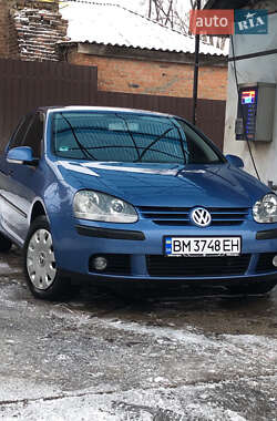 Хэтчбек Volkswagen Golf 2004 в Недригайлове