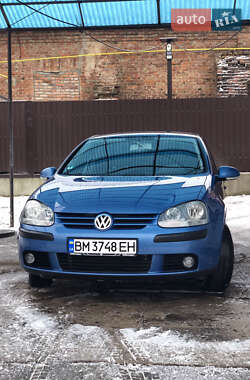 Хетчбек Volkswagen Golf 2004 в Недригайліву