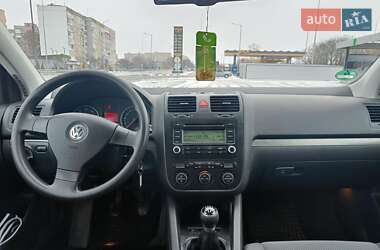 Хэтчбек Volkswagen Golf 2006 в Александрие