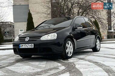 Хэтчбек Volkswagen Golf 2005 в Виннице