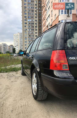 Универсал Volkswagen Golf 2001 в Киеве