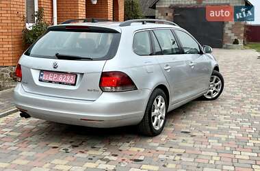 Універсал Volkswagen Golf 2010 в Володимирці