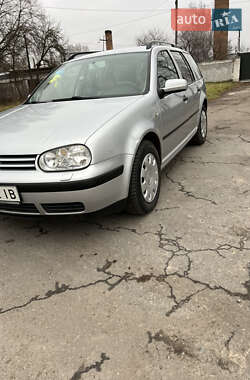 Універсал Volkswagen Golf 2001 в Кореці