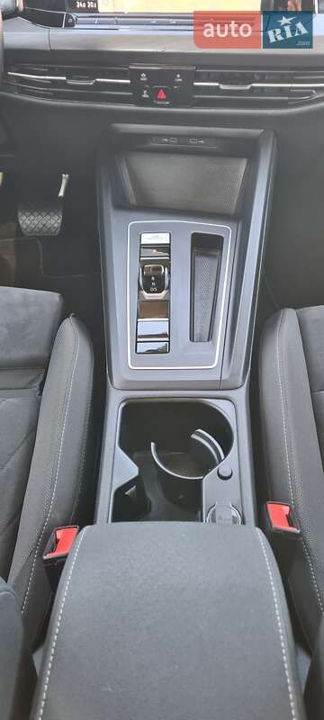 Универсал Volkswagen Golf 2021 в Киеве