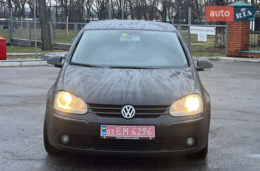 Хэтчбек Volkswagen Golf 2004 в Днепре