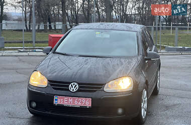 Хэтчбек Volkswagen Golf 2004 в Днепре