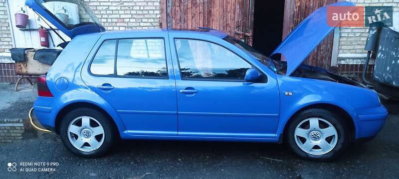 Хэтчбек Volkswagen Golf 1998 в Киеве