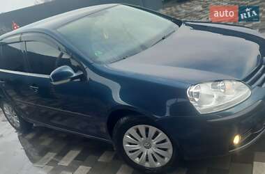 Хэтчбек Volkswagen Golf 2004 в Полтаве