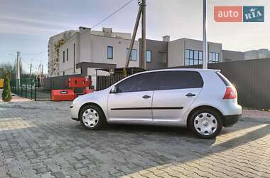 Хетчбек Volkswagen Golf 2005 в Луцьку