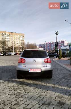 Хетчбек Volkswagen Golf 2005 в Луцьку