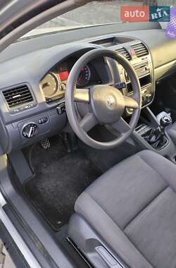 Хетчбек Volkswagen Golf 2005 в Луцьку