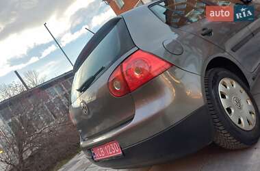 Хетчбек Volkswagen Golf 2005 в 