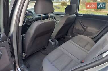 Хетчбек Volkswagen Golf 2005 в 