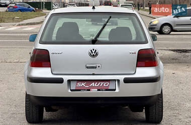 Хэтчбек Volkswagen Golf 2003 в Киеве