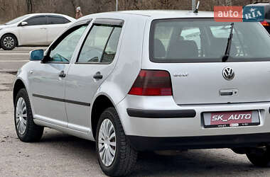 Хэтчбек Volkswagen Golf 2003 в Киеве