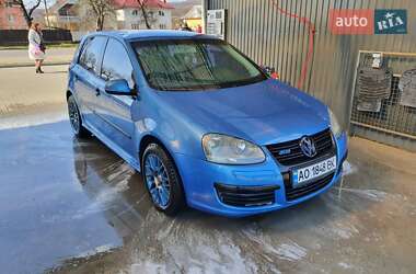 Хетчбек Volkswagen Golf 2004 в Ужгороді