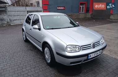 Хетчбек Volkswagen Golf 2002 в Ставищі