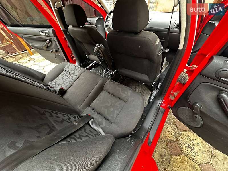 Хетчбек Volkswagen Golf 1999 в Харкові