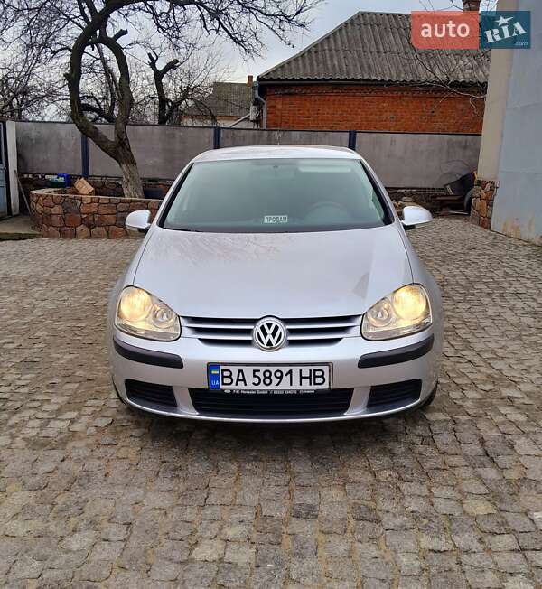 Хетчбек Volkswagen Golf 2005 в Первомайську