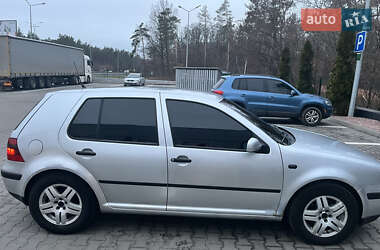 Хетчбек Volkswagen Golf 2000 в Києві