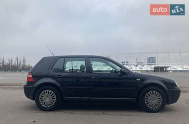 Хетчбек Volkswagen Golf 2003 в Києві