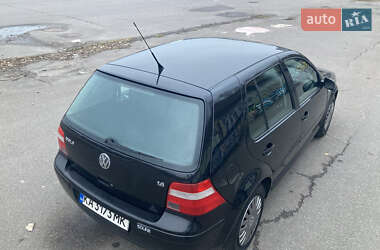 Хетчбек Volkswagen Golf 2003 в Києві