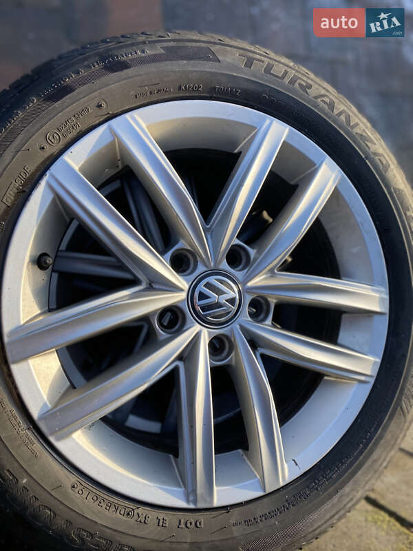 Універсал Volkswagen Golf 2017 в Рівному