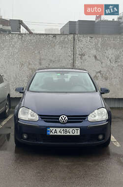 Хетчбек Volkswagen Golf 2004 в Києві