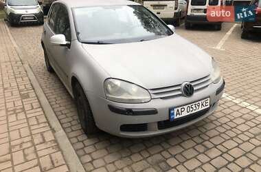 Хетчбек Volkswagen Golf 2004 в Новояворівську