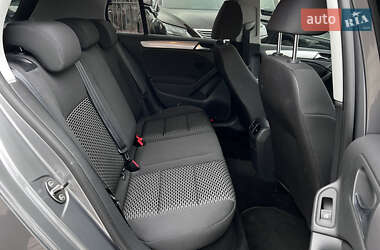 Хэтчбек Volkswagen Golf 2010 в 