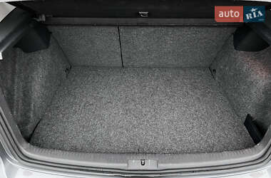 Хэтчбек Volkswagen Golf 2010 в 