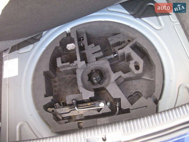 Хетчбек Volkswagen Golf 2007 в Івано-Франківську