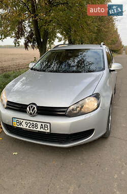 Универсал Volkswagen Golf 2012 в Ровно