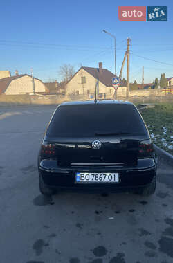 Хэтчбек Volkswagen Golf 2001 в Остроге