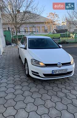 Хэтчбек Volkswagen Golf 2014 в 