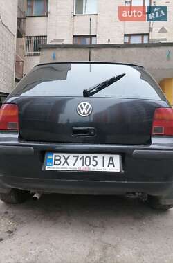 Хэтчбек Volkswagen Golf 2001 в 
