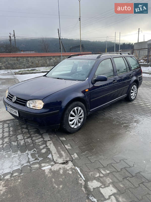 Універсал Volkswagen Golf 2001 в Львові